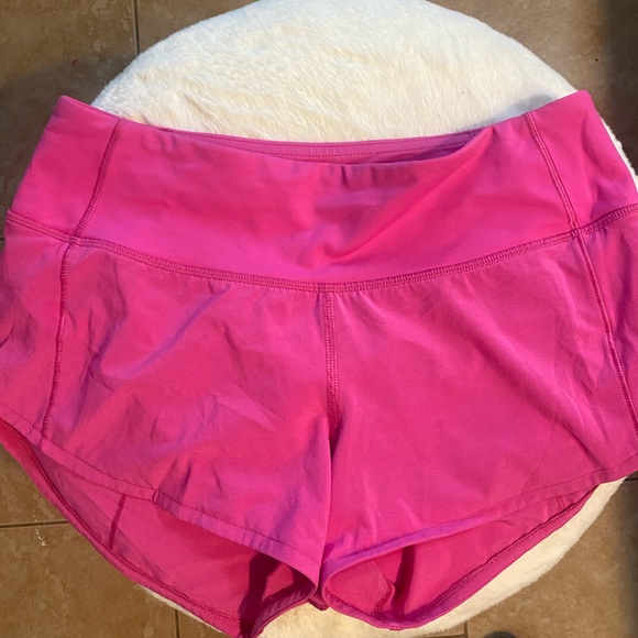 Lulu Lemon shorts Barbie Pink! - Picture 3 of 4